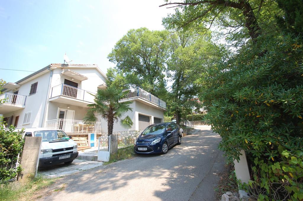 Apartment Mladan By El-Pi Tours Njivice Exterior foto