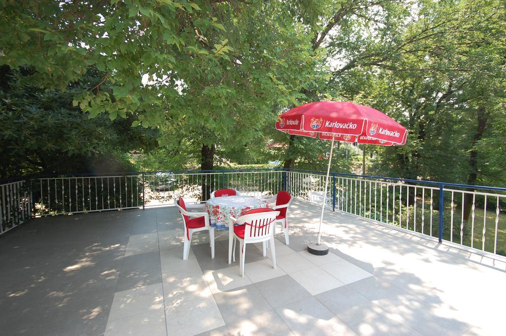 Apartment Mladan By El-Pi Tours Njivice Exterior foto